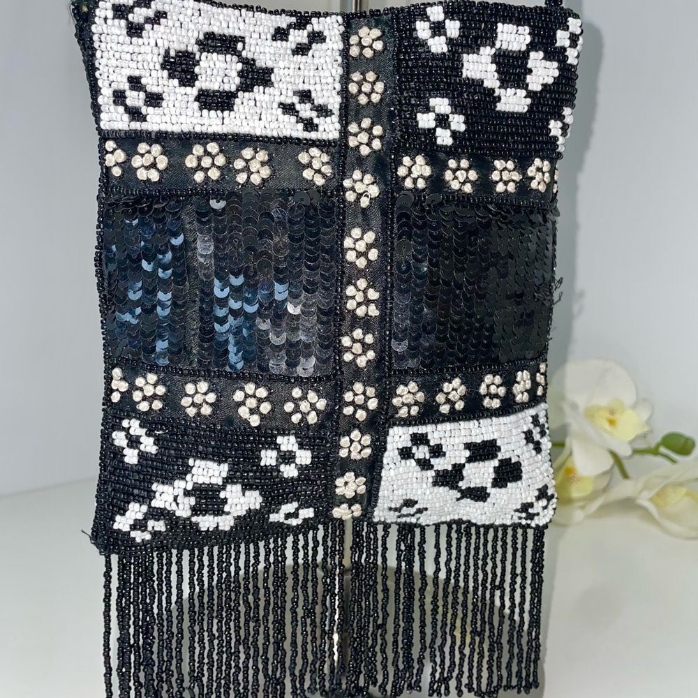 Elegant Black and White Beaded Fringe Bag - Picture 3 of 7